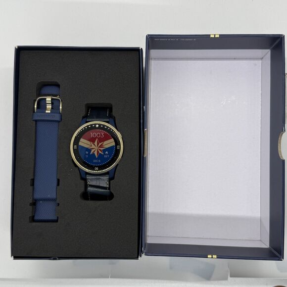 GARMIN MARVEL Special Edition Smartwatch Legacy Hero Series: Captain Marvel EUC - Picture 3 of 16